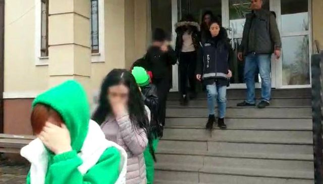 6 adrese eş zamanlı fuhuş operasyonu: 2 kişi tutuklandı