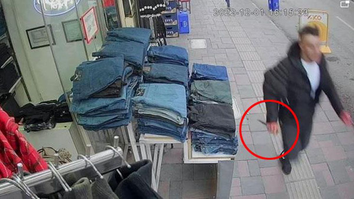 Genç kızlara yardım ederken bıçaklanmıştı! Bıçak ile kovalandığı görüntüler ortaya çıktı