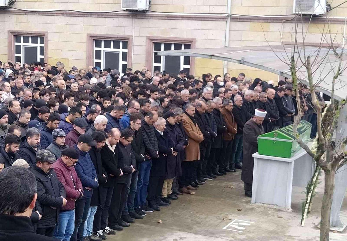 Liseli kızın şüpheli ölümü! 6. kattan düşerek hayatını kaybetti
