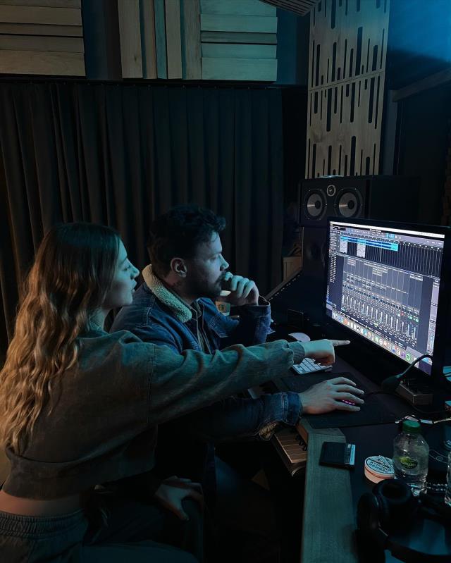 Sinan Akçıl'dan şaşırtan özel hayat itirafı: 4 kez imam nikahı yaptım Sinan Akçıl'dan şaşırtan özel hayat itirafı: 4 kez imam nikahı yaptım