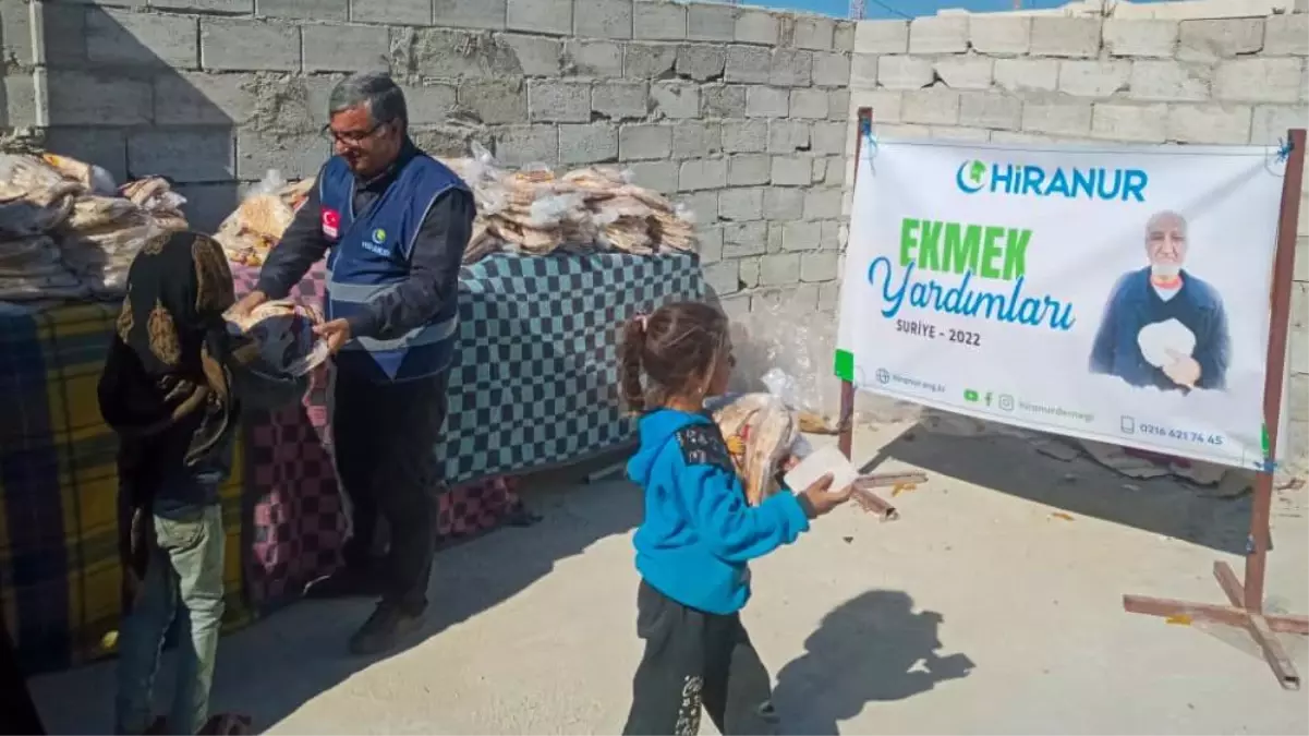Hiranur Vakfı, İdlib Şehrini Ekmeğe ve Kıyafete Doyurdu