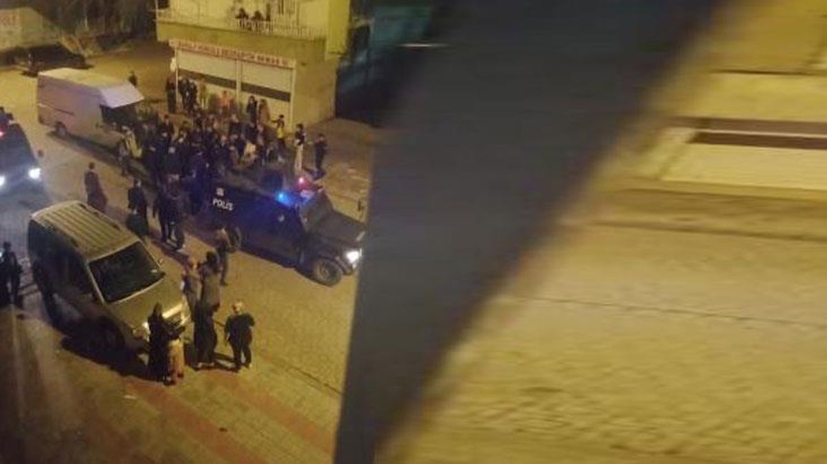 Kız çocuğunun tacize uğradığını duyan vatandaşlar sokağa dökülüp şüpheliyi dövdü