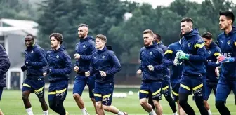 Yıldız futbolcular yok! İşte Fenerbahçe'nin kamp kadrosu