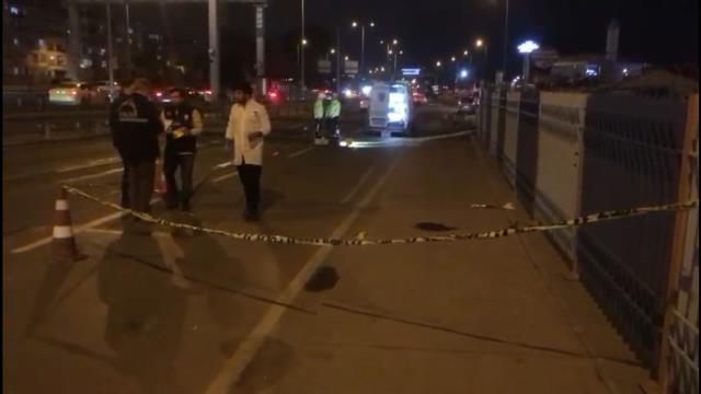 FATİH'TE YUMRUKLU SALDIRIYA UĞRAYAN POLİS ATEŞ ETTİ: 1 ÖLÜ