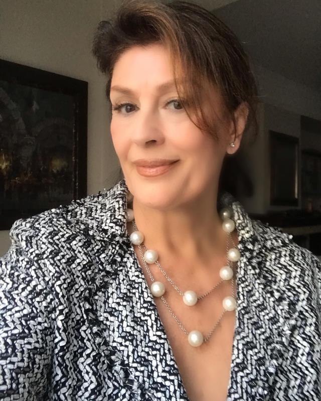 Yeşilçam'ın ok kirpikli güzeli doğum günü kızı oldu! Gençlik iksirini bulmuş gibi Yeşilçam'ın ok kirpikli güzeli doğum günü kızı oldu! Gençlik iksirini bulmuş gibi