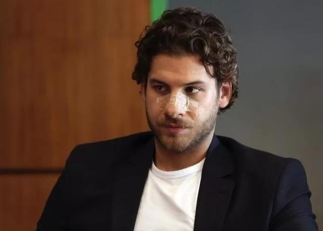 Bir Peri Masalı setinde talihsiz kaza! Dövüş sahnesinde Mustafa Mert Koç'un burnu kırıldı Bir Peri Masalı setinde talihsiz kaza! Dövüş sahnesinde Mustafa Mert Koç'un burnu kırıldı