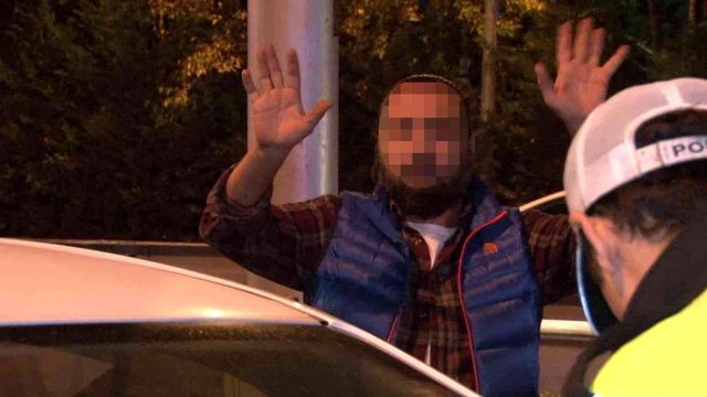 Kadıköy'de trafik denetiminde alkollü çıktı, basın mensuplarına el salladı