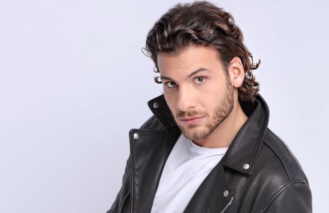 Mustafa Mert Koç estetikli mi? Mustafa Mert Koç estetik mi oldu? Mustafa Mert Koç estetikli mi? Mustafa Mert Koç estetik mi oldu?