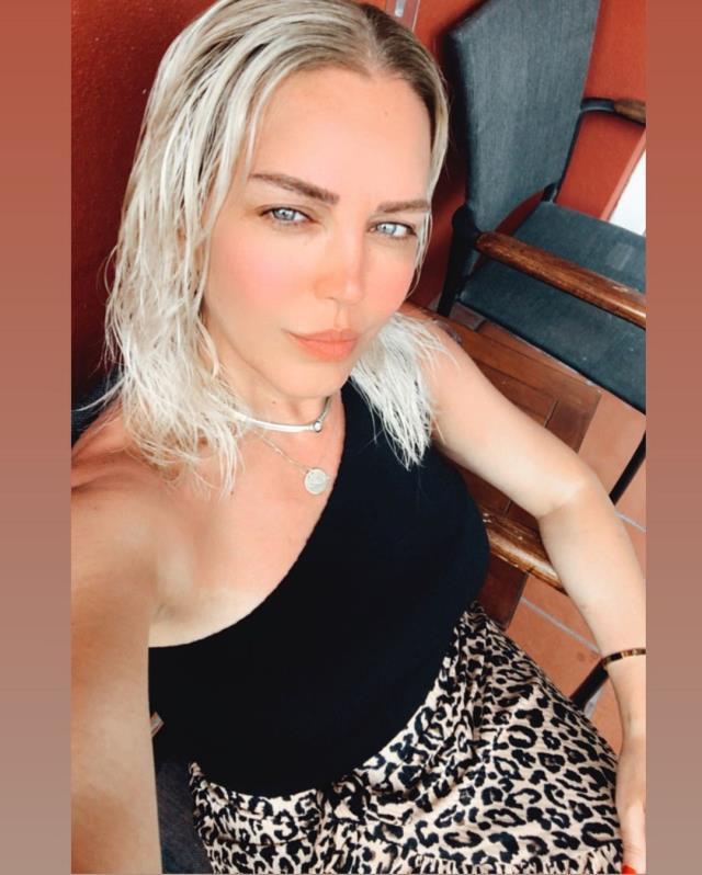 'Şinanari' diyerek hayatımıza girmişti! Güzel şarkıcı estetiklerle tanınmaz hale geldi 'Şinanari' diyerek hayatımıza girmişti! Güzel şarkıcı estetiklerle tanınmaz hale geldi