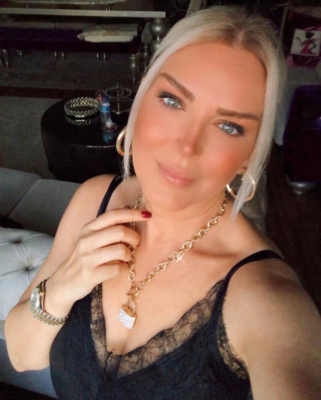 'Şinanari' diyerek hayatımıza girmişti! Güzel şarkıcı estetiklerle tanınmaz hale geldi 'Şinanari' diyerek hayatımıza girmişti! Güzel şarkıcı estetiklerle tanınmaz hale geldi