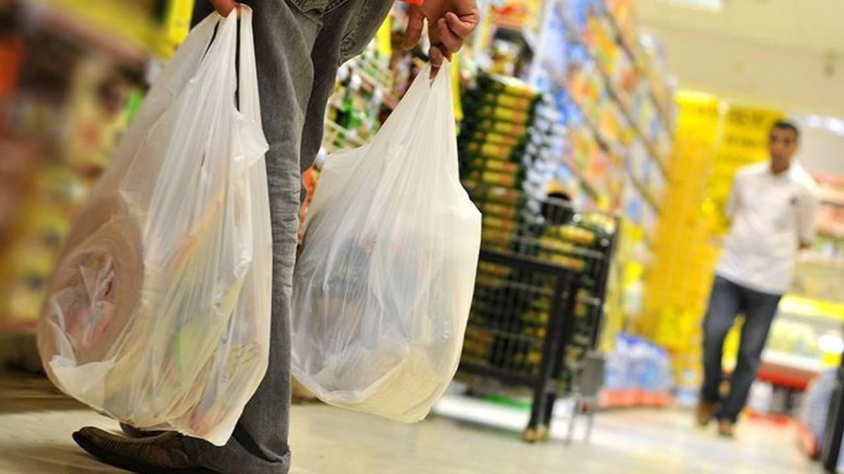 Son dakika: Perakendeciler yüzde 300 zam istemişti! Bakanlık son kararını verdi, işte plastik poşetlerin 2023 fiyatı