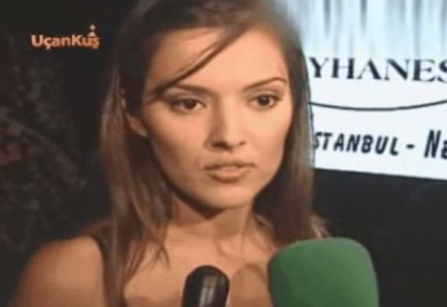 Biri balkona çıplak çıktı, diğeri çıplak havuza girdi! İşte magazin bomba olayları Biri balkona çıplak çıktı, diğeri çıplak havuza girdi! İşte magazin bomba olayları