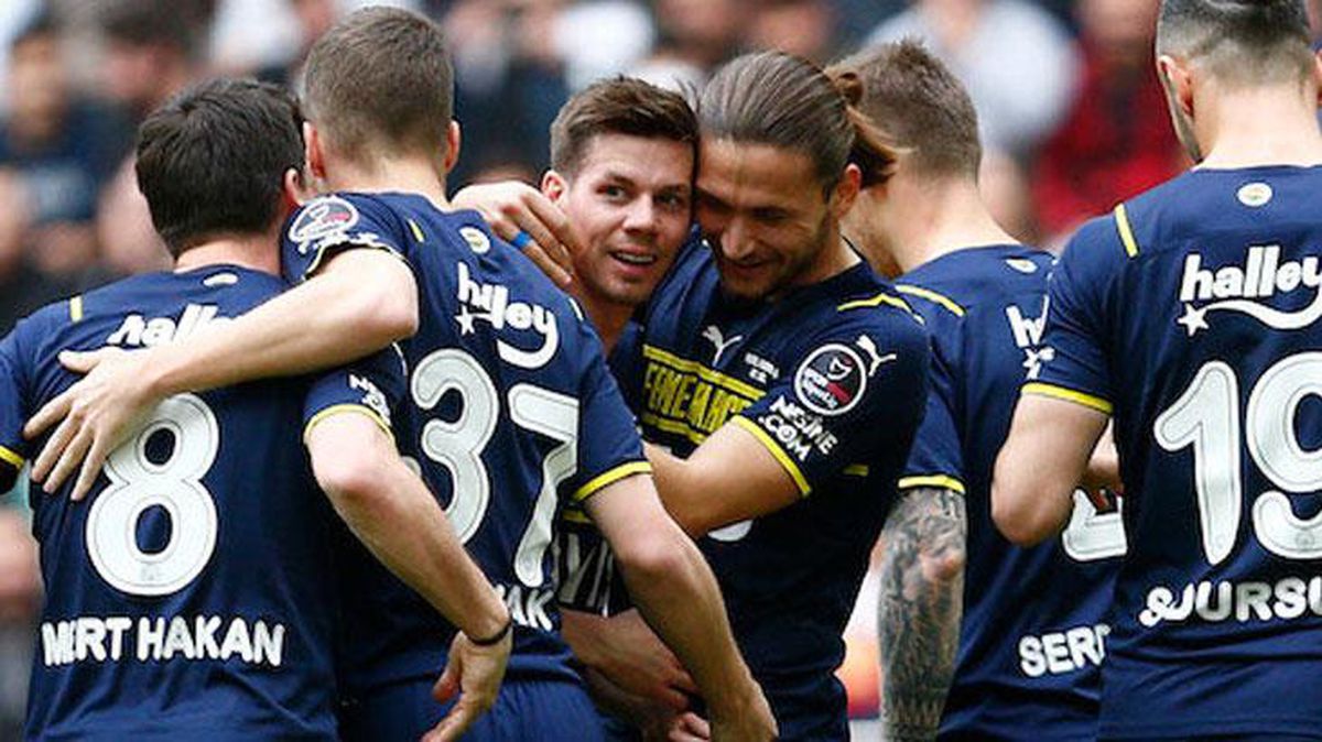 Fenerbahçe, yıldız futbolcusunu ezeli rakibine kaptırıyor! Bir kuruş bonservis bedeli ödemeyecekler