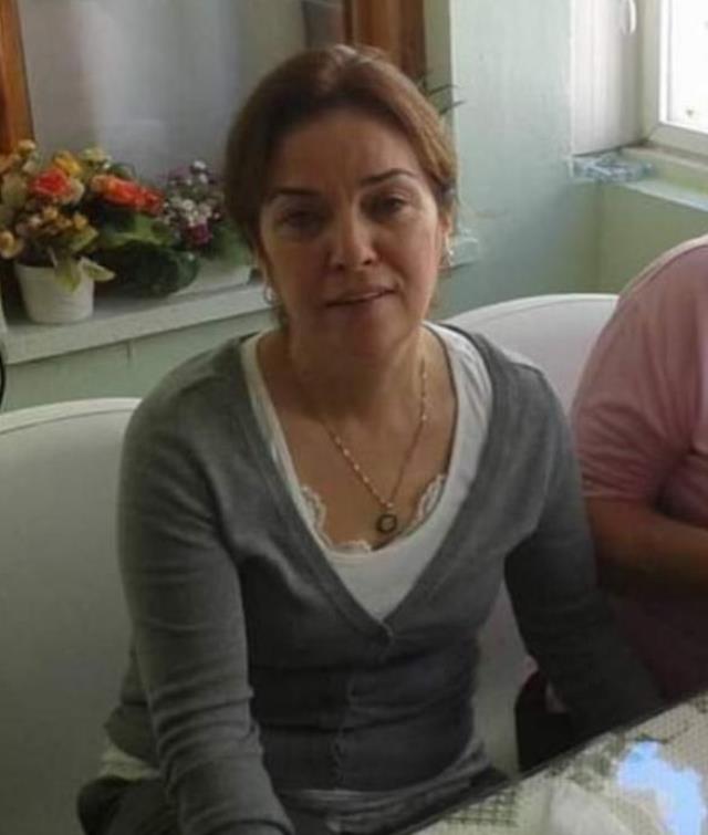 Annesini boğazına bıçak saplayıp öldürdü, 'Hatırlamıyorum' dedi