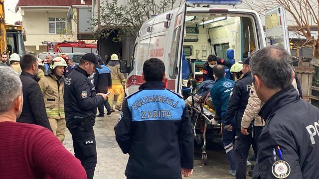 Sultanbeyli'de göçük altında kalan işçinin cansız bedeni çıkarıldı