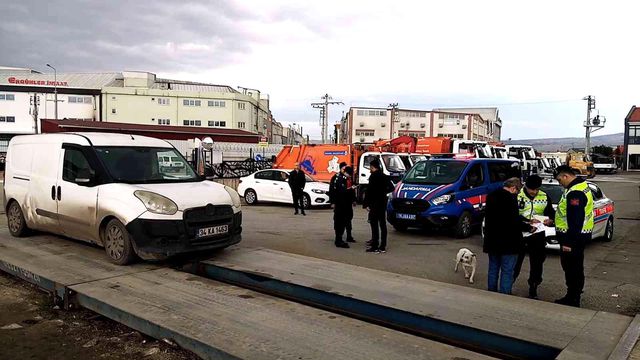 Tam 700 kilo! İğrenç sakatatları vatandaşın sofrasına yollayacaklardı
