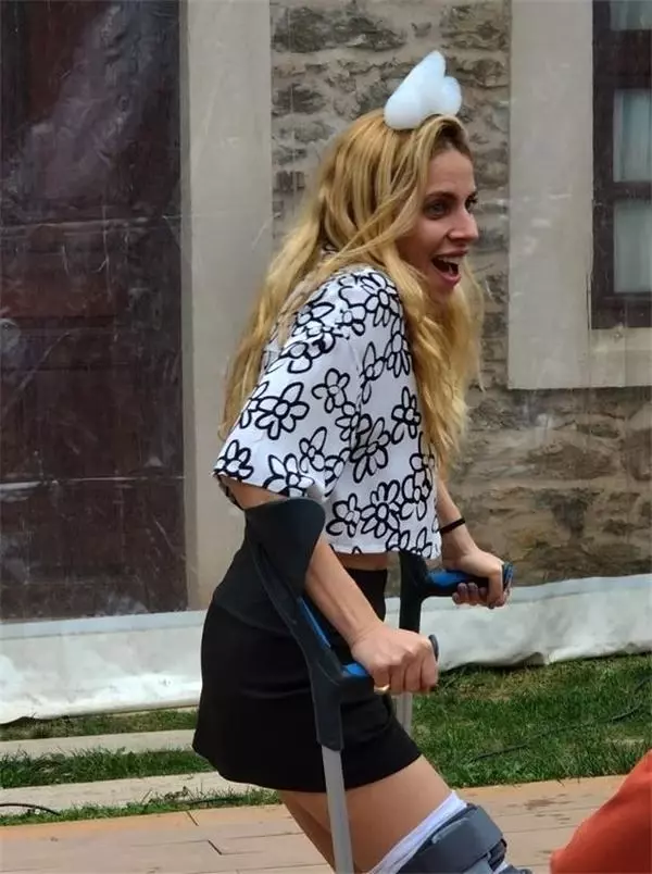 Oyuncu Melis İşiten, ölümden döndüğü kaza tarihini dövme yaptırdı