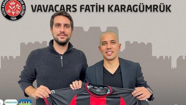 Galatasaray'ı mahkemelere vermişti! Yeni kulübünden aldığı parayı duyan taraftarlar, 'Değer miydi?' diyor Galatasaray'ı mahkemelere vermişti! Yeni kulübünden aldığı parayı duyan taraftarlar, 'Değer miydi?' diyor