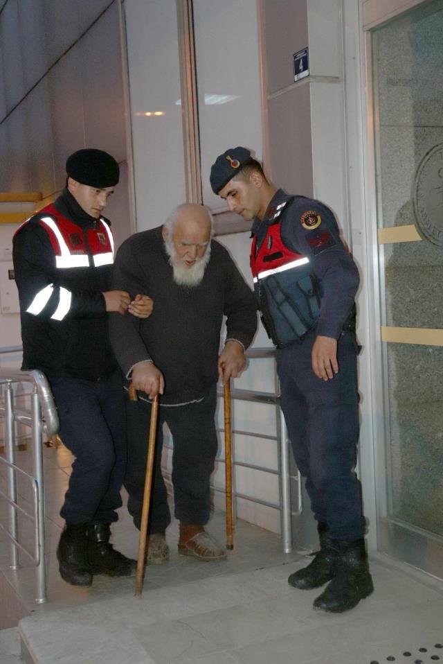 95 yaşındaki baba, bu yüzden evlat katili olmuş: Oğlum fındık arazilerini istedi, vermeyince dövdü 95 yaşındaki baba, bu yüzden evlat katili olmuş: Oğlum fındık arazilerini istedi, vermeyince dövdü