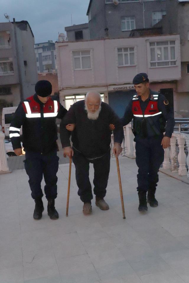 95 yaşındaki baba, bu yüzden evlat katili olmuş: Oğlum fındık arazilerini istedi, vermeyince dövdü 95 yaşındaki baba, bu yüzden evlat katili olmuş: Oğlum fındık arazilerini istedi, vermeyince dövdü