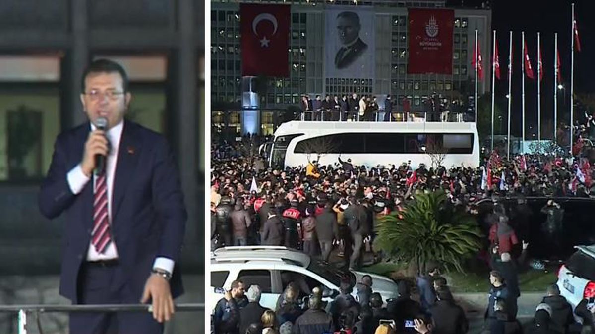 İmamoğlu Saraçhane'de kürsüye çıktı, alandaki kalabalığın 'İstifa' sloganı ortalığı inletti