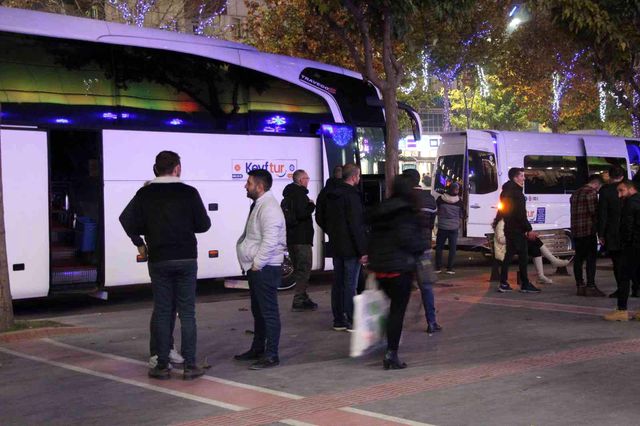 Türkiye'den otobüslerle sınıra akın başladı! Hepsinin tek bir amacı var