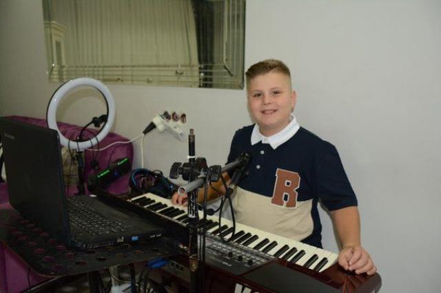 Cumhurbaşkanı Erdoğan'ın tavsiyesini dinleyen fenomen Fevzi soluğu doktorda aldı Cumhurbaşkanı Erdoğan'ın tavsiyesini dinleyen fenomen Fevzi soluğu doktorda aldı