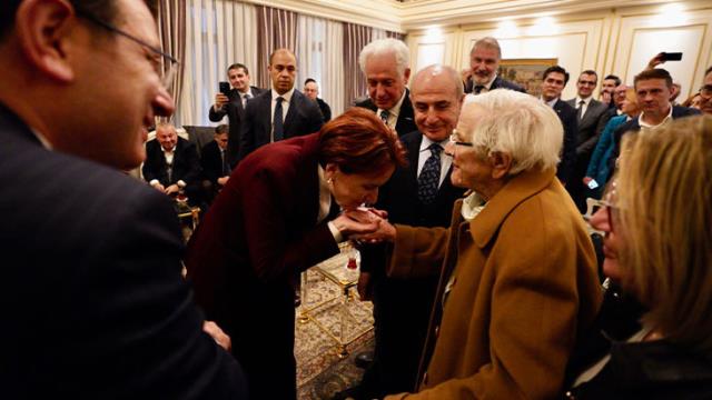 İmamoğlu'nun sürpriz ziyaretçisi! Odaya girince Meral Akşener bile koşup elini öptü