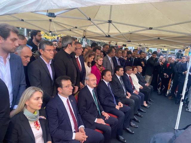 Son Dakika: Hapis cezası sonrası 6'lı masa sahaya indi! İmamoğlu ve liderler Saraçhane'de kalabalığa sesleniyor