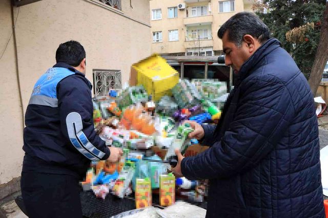 Zincir marketlerde çok sayıda tarihi geçmiş mal bulundu! Aralarındaki bir ürün pes dedirtti