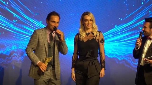 11. Mood Ödülleri gerçekleştirildi! Törene akın eden ünlüler tek tek ödüllerini aldı