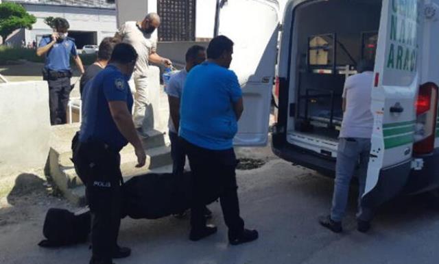 Arkadaşını kurtarmak yerine uyuşturucuyu pencereden atıp, evi temizlemiş