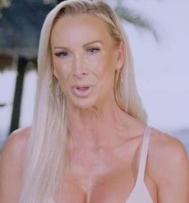 Televizyonda ortalığı karıştıran izdivaç programı! 40 yaşındaki kadınlar, genç erkek arayacak