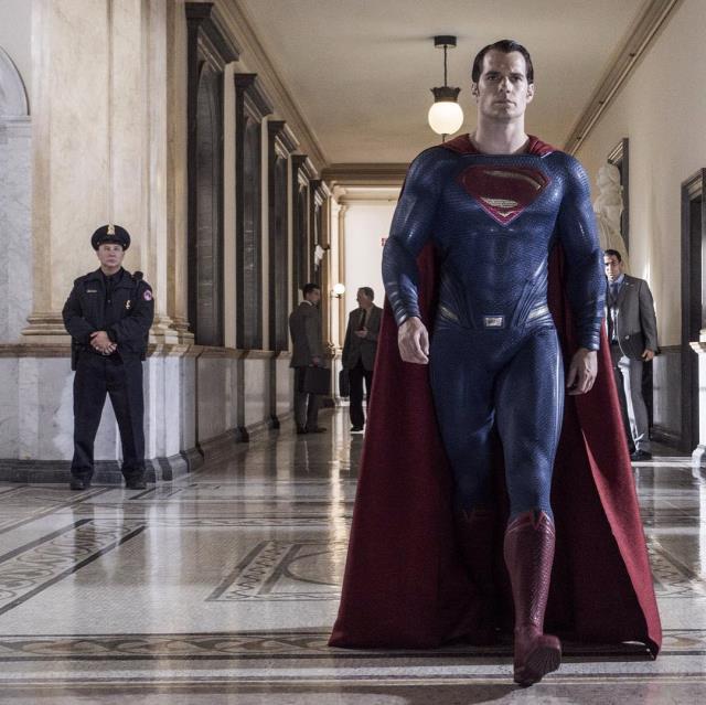 Warner Bros, Henry Cavill'in Süperman rolüne son verdi Warner Bros, Henry Cavill'in Süperman rolüne son verdi