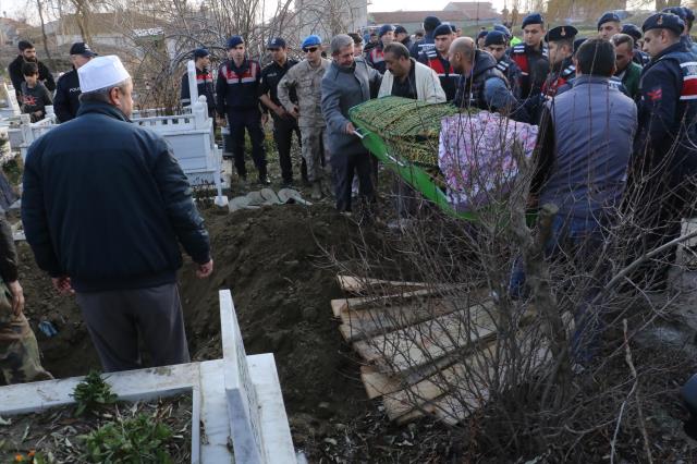 Açlıktan ölen çocukla ilgili kahreden detay! Morga giren yakınları gördükleri acı tablo üzerine emniyete koşmuş