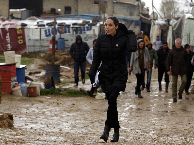 Angelina Jolie, BM İyi Niyet Elçiliği görevini bırakma kararı aldı Angelina Jolie, BM İyi Niyet Elçiliği görevini bırakma kararı aldı