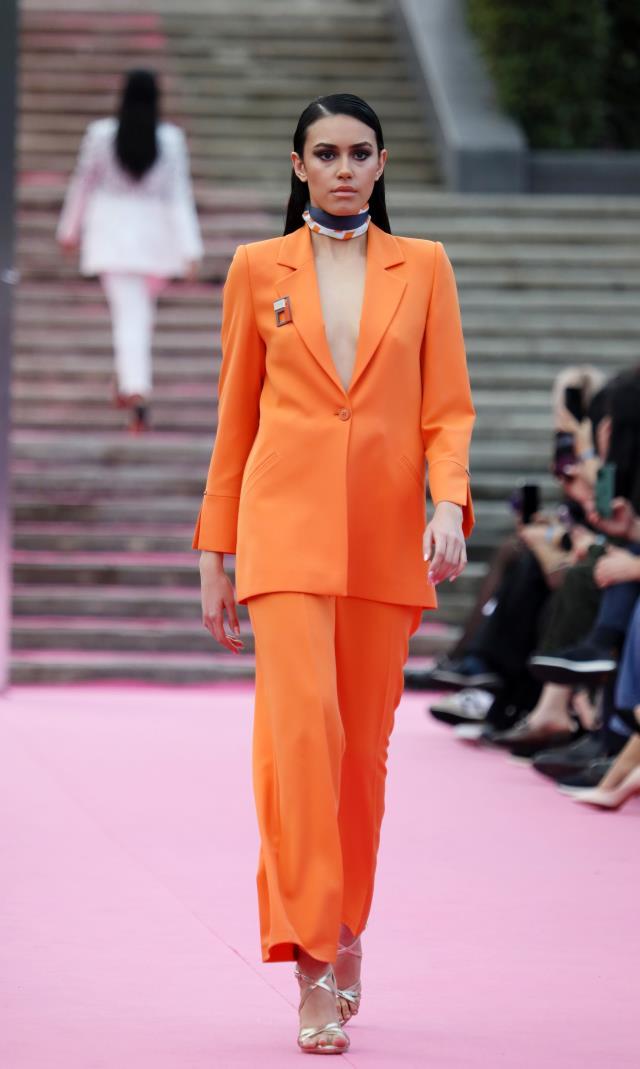 Antalya'da Cindy rüzgarı: Dünyaca ünlü model Dosso Dossi Fashion Show'da podyuma çıktı Antalya'da Cindy rüzgarı: Dünyaca ünlü model Dosso Dossi Fashion Show'da podyuma çıktı