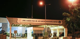 Mardin Havalimanı'nın girişine yeni isminin yazıldığı afiş asıldı