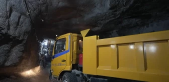 Sürücüsüz Yeraltı Maden Kamyonu Çin'in Hubei Eyaletinde Faaliyete Geçirildi