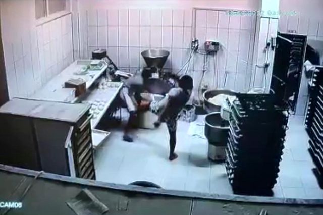 Türkiye'nin yüreğini sızlatan üvey baba dehşetine 4 yıl 2 ay hapis cezası Türkiye'nin yüreğini sızlatan üvey baba dehşetine 4 yıl 2 ay hapis cezası