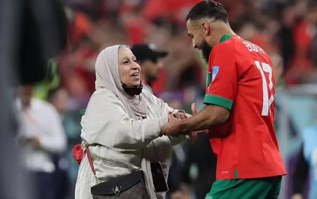 Danimarkalı sunucudan canlı yayında skandal sözler! Faslı futbolcuları maymuna benzetti