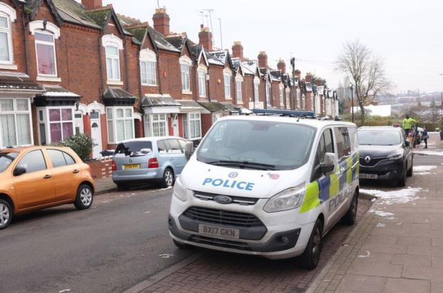 Evin arka bahçesinde kazı yapan yetkililer, toprağın içinde korkunç bir manzarayla karşılaştı Evin arka bahçesinde kazı yapan yetkililer, toprağın içinde korkunç bir manzarayla karşılaştı