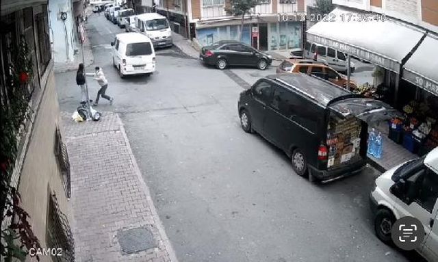 Esenler'de minibüslü gaspçılar kadının cep telefonunu çaldı