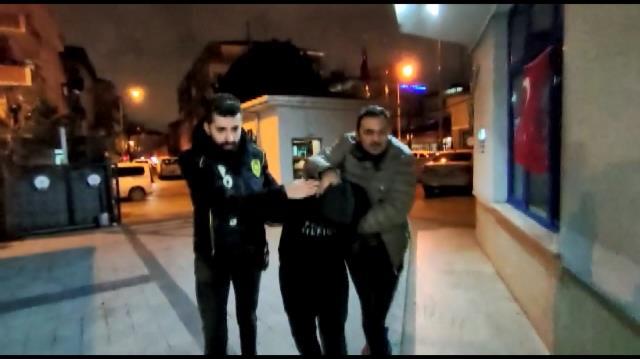 BAĞCILAR'DA KENDİSİNİ UYARAN DOKTORA TEKME TOKAT SALDIRDI BAĞCILAR'DA KENDİSİNİ UYARAN DOKTORA TEKME TOKAT SALDIRDI