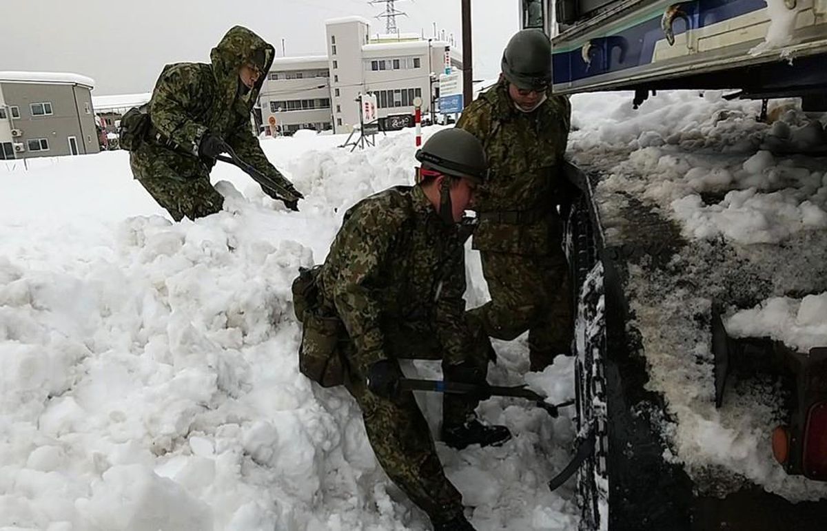 Japonya'da şiddetli kar yağışı: 1 ölü, 5 yaralı