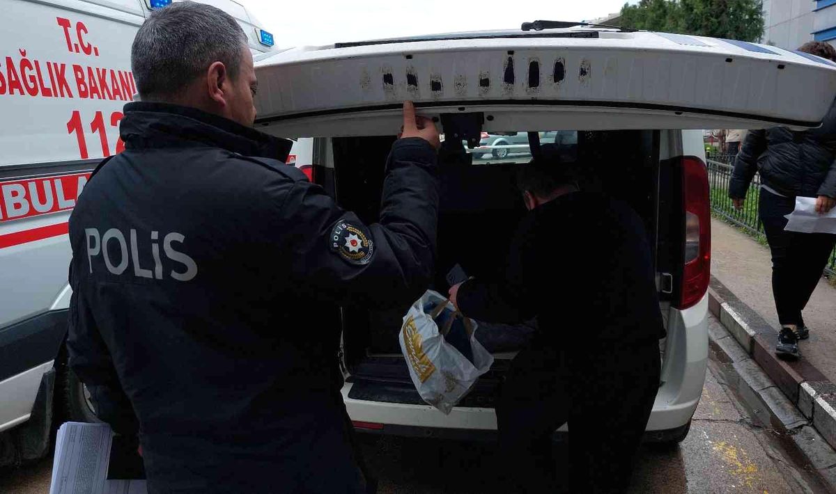 Konserveden zehirlendi, tedavi için gittiği hastanede gözaltına alındı