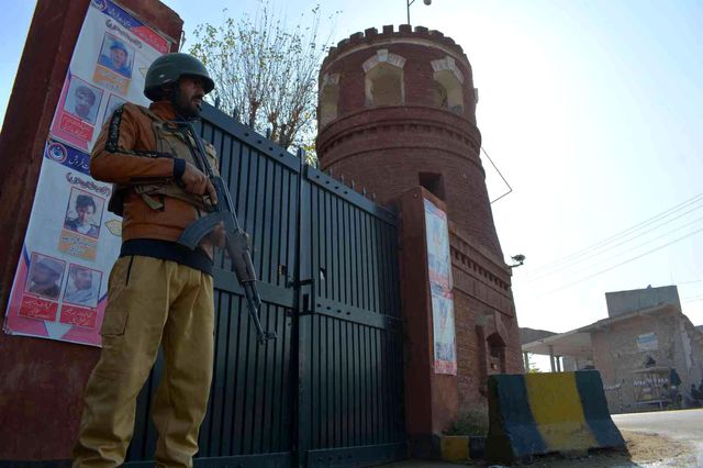 Pakistan'daki rehine krizi yaklaşık 48 saat sonra sona erdi: 35 ölü, 10 yaralı