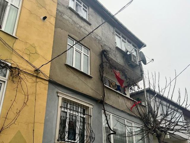 Anne, evin gazını açıp 2 çocuğunu öldürmeye çalıştı! Başaramayınca çocuklarıyla dördüncü kattan atladı