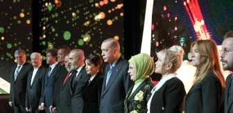 Cumhurbaşkanı Erdoğan, ünlü isimlere Cumhurbaşkanlığı Kültür ve Sanat Büyük Ödülleri'ni takdim etti