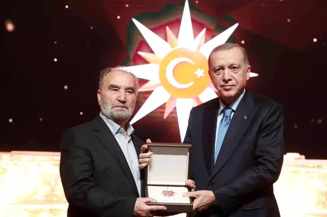 Cumhurbaşkanı Erdoğan: 'Türkiye'ye ve Türk kültürüne hizmet eden, katkı sunan herkesin başımızın üstünde yeri vardır'